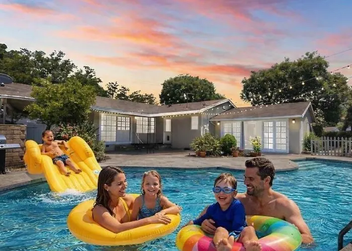 Private Pool 4Br Family Retreat - Patio, Outdoor Dining, Bbq Grill, & Free Parking - Sleeps 8 Villa Los Angeles