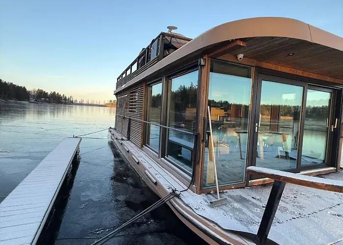 Aava Floating Villa 42 Savonlinna