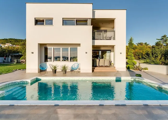 Holiday Home Villa View Mit Blick Auf Das Wasser By Interhome Crikvenica