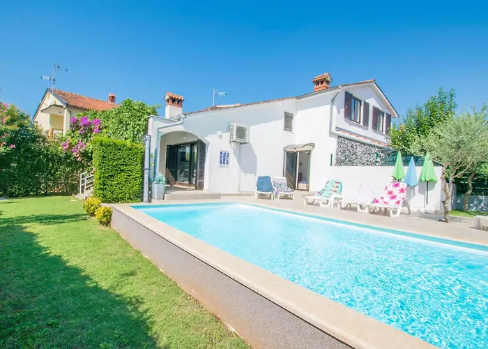 Holiday Home Mit Pool- Grosser Garten By Interhome Porec