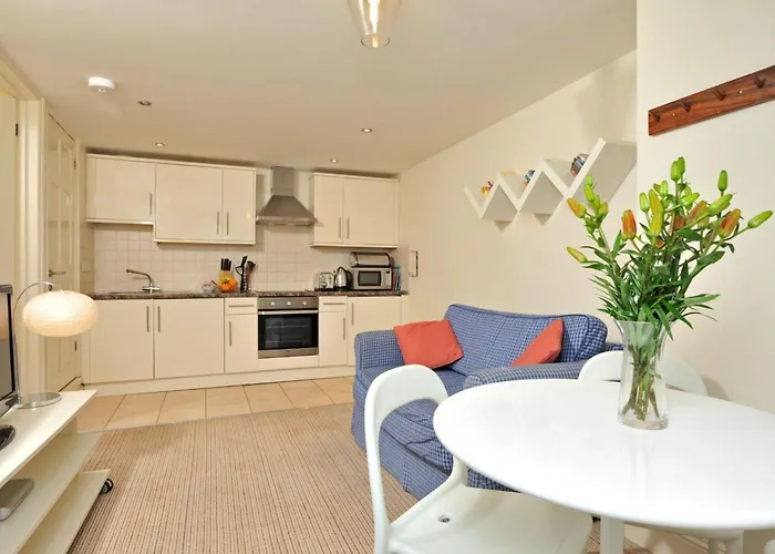 Holiday Home Wunderschoenes Ferienhaus In Torquay By Interhome