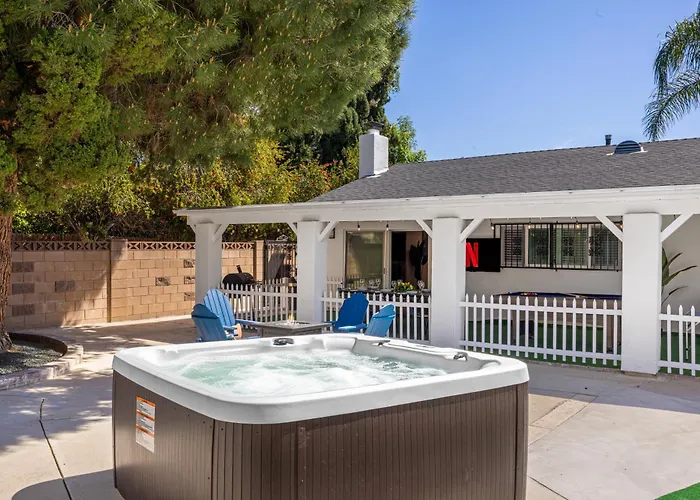 Stylish Getaway With Hot Tub Villa Los Angeles