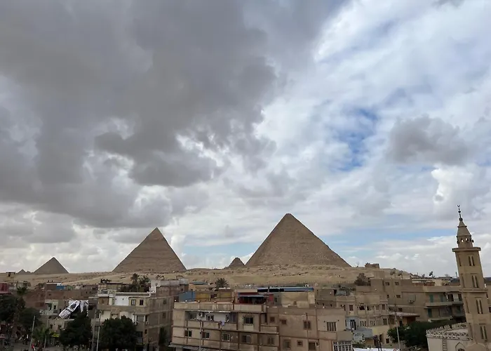 Trio Pyramids Inn Cairo