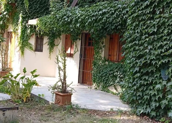 Villa For 6 People Bosque Peralta Ramos Mar del Plata