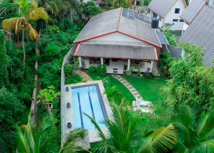Gone4Coastal - Shared Home Ac And Non Ac Rooms Hikkaduwa
