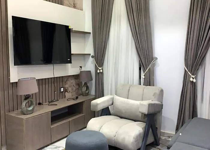 Views Apartment And Restaurant Benin City