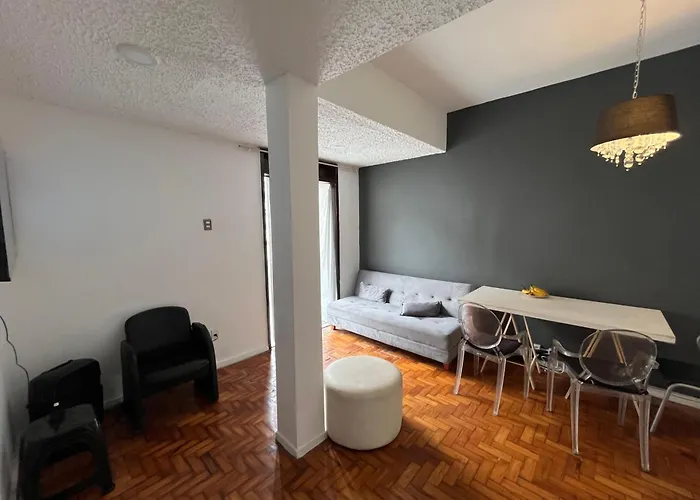 Cobertura Em Copanema Com Vista A Favela Hostel Rio de Janeiro