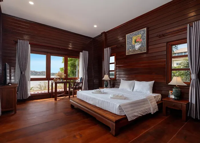 Mekong Riverside Villa Vientiane
