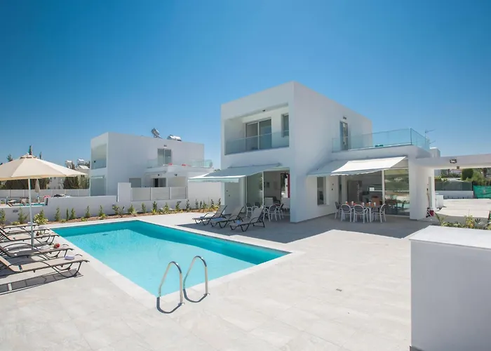 Holiday Home Wunderschoene- Geraeumige Ferienvilla Mit Bbq By Interhome Protaras