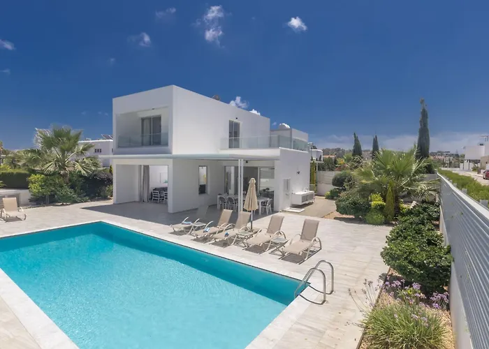 Holiday Home Greco Villa Ccv4- 5-Schlafzimmer-Villa Mit Privatem Pool In Protaras Zentrum By Interhome