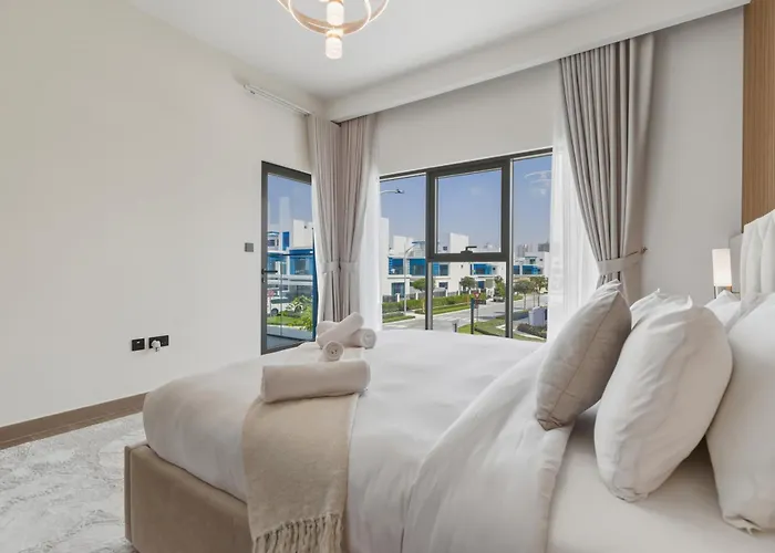 Five-Bedroom Plus Maid'S Room Villa With Multiple En-Suites Sunset Roof Terraces & Exceptional Space Dubai