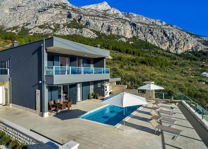 Holiday Home Villa Infinite Mit Schwimmbad Und Meerblick By Interhome Makarska