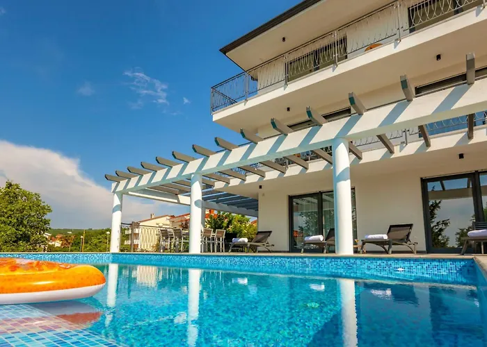 Holiday Home In Malinska Mit Grossem Pool By Interhome