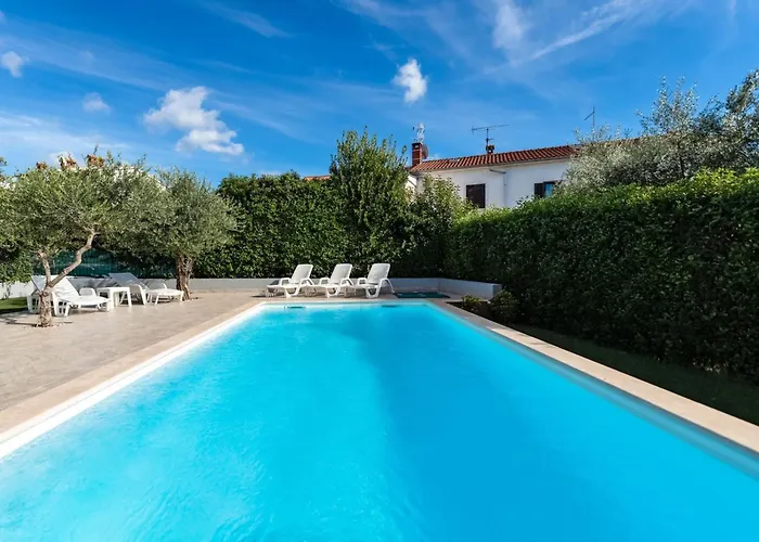 Holiday Home Mit Pool- Grosser Garten By Interhome Porec