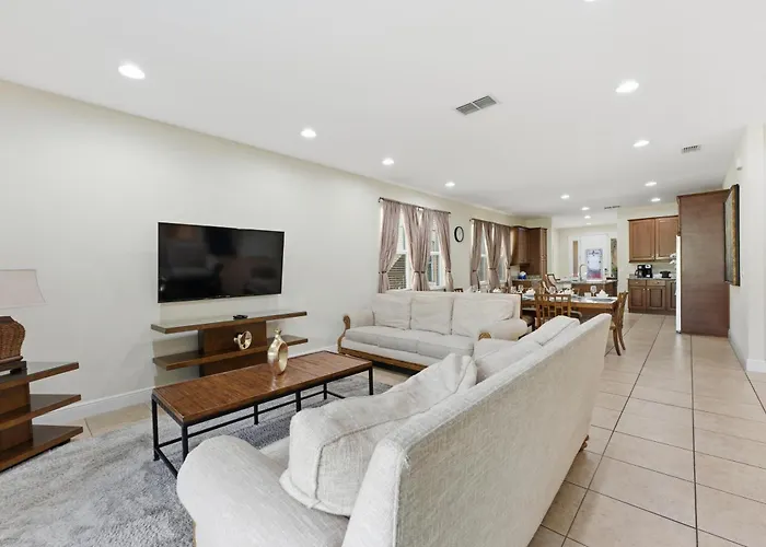 Spacious Luxury Home, 8Br, Pool & Spa Orlando