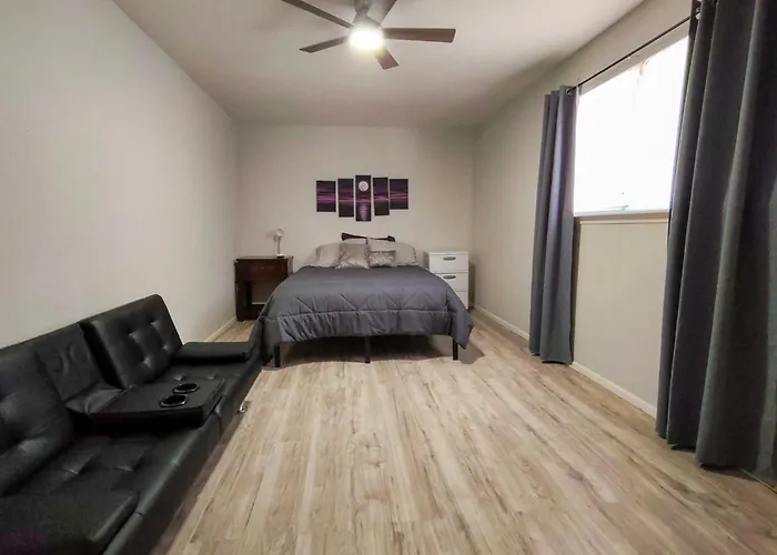 2 Bedroom Townhome Near Iah Houston