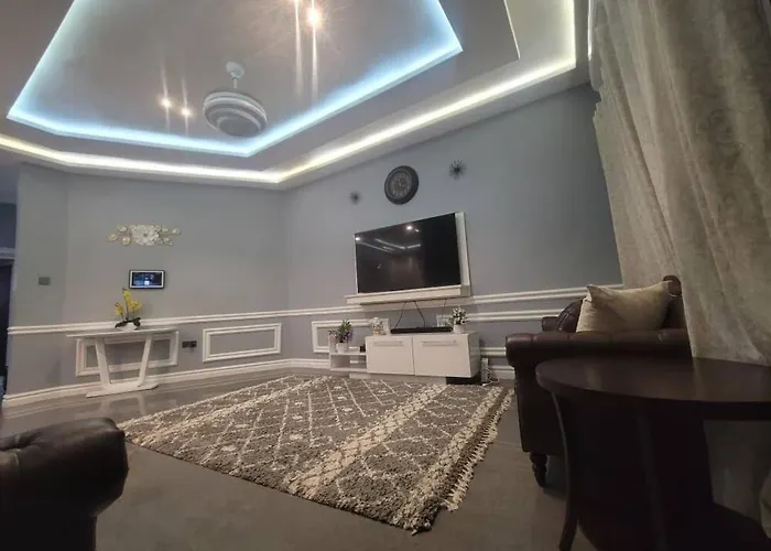 3 Bed 3 Bath Hse In Gated Community-East Airport Villa Accra