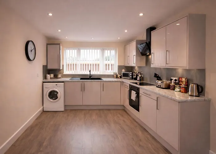 Spacious 3-Bed House With Private Yard Manchester