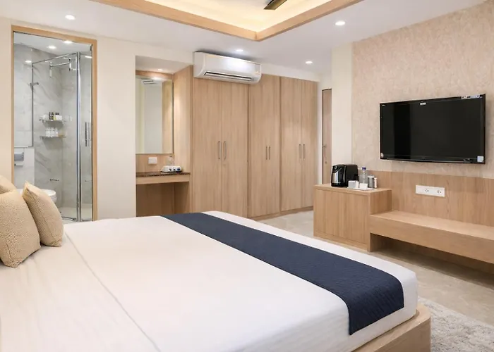 Hotel Janki Suites Close To Kashi Vishwanath Temple With Parking Varanasi