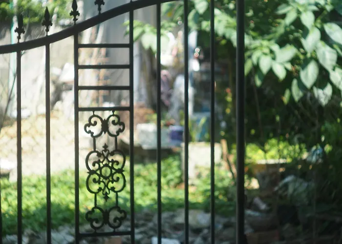 Secretbase Bed & Breakfast Hue