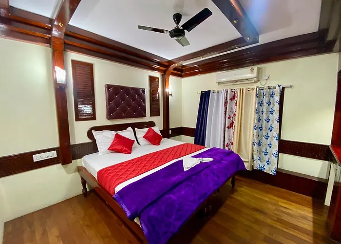 Bon Voyage House Boat Hotel Alappuzha