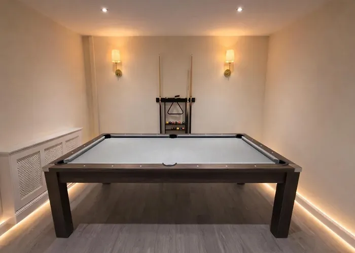 Spacious 3-Bed House With Private Yard Manchester