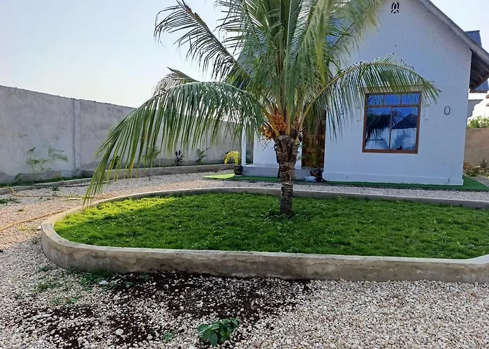Lovely House Paje