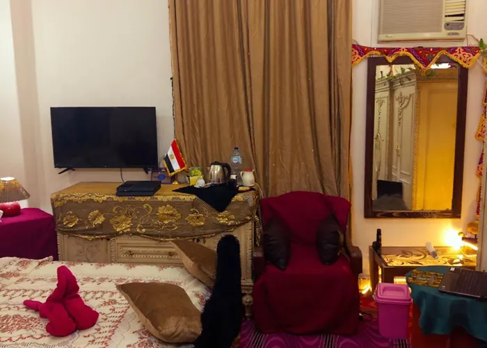King Room In Downtown Cairo Besaid Auc Univ In Egypt And Besaid Old Mussem And All Servies Amazing Locations All