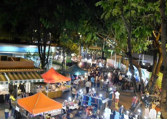 Spacious 3Br Bkk Near 3 Private Bathrooms Family Stay Bangkok