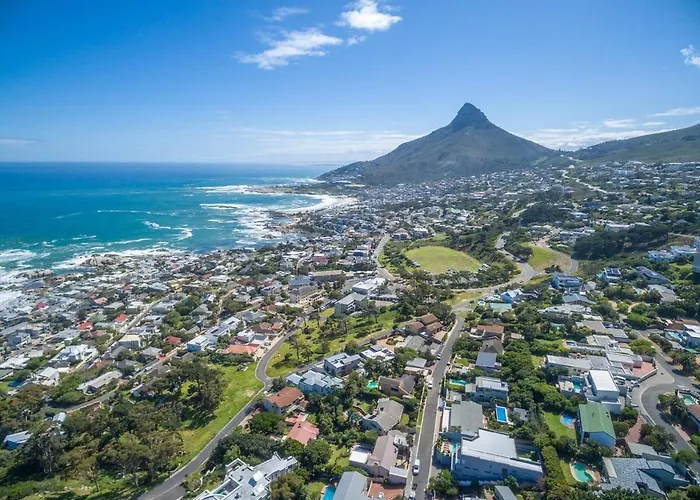 Elite Retreat - Fulham Blue In Camps Bay Villa Cape Town