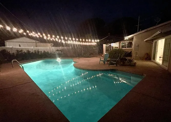 Private Pool 4Br Family Retreat - Patio, Outdoor Dining, Bbq Grill, & Free Parking - Sleeps 8 Villa Los Angeles