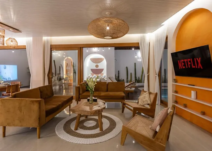 Luxury 3Br Canggu | Billiards | Outdoor Cinema