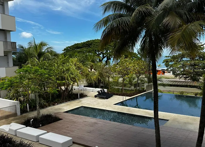 Azure Haven - Seaview Resort Home, By The Sea Batu Ferringhi