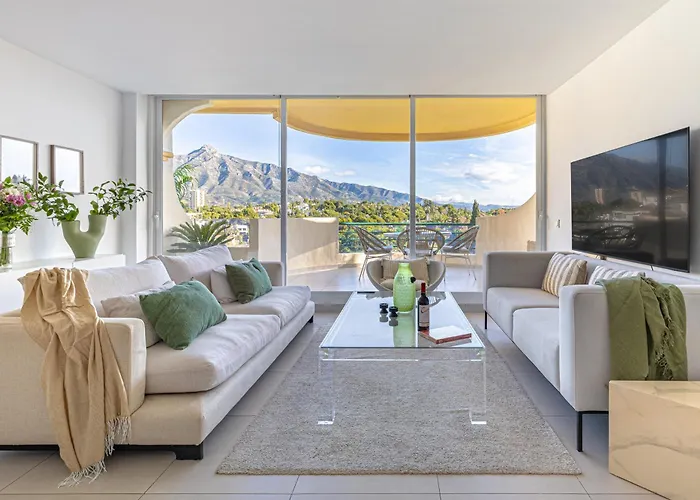 Panoramic La Concha Views, Stylish 3Br, 5 Min To Banus Apartment Marbella
