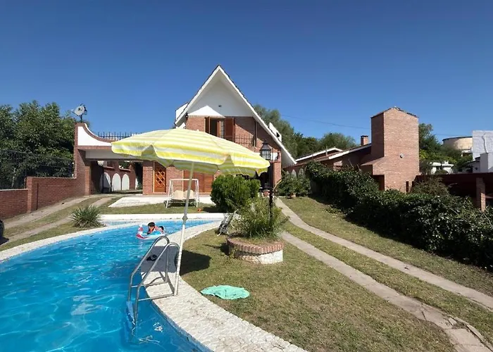 Chalet Con Piscina, A 100 M Del Rio, Familias Villa Carlos Paz