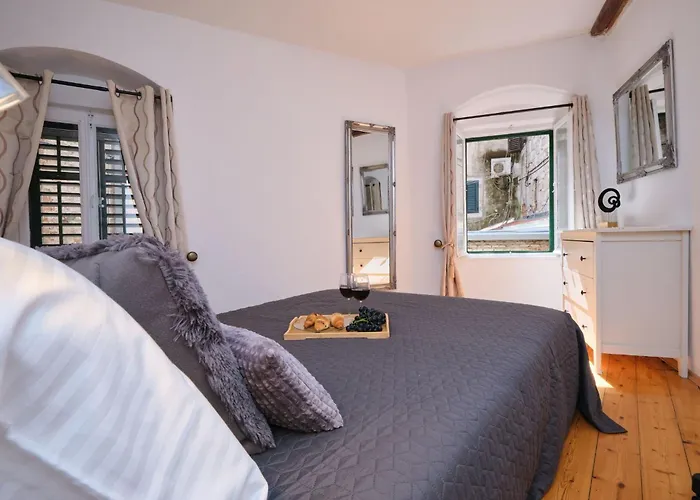 Apartment Wohnung Galeriana Palace Bei Litto By Interhome Split