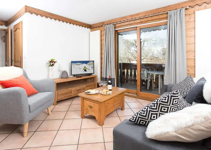 Apartment In Chamonix Mit Geraeumigem Balkon Und Weitem Blick By Interhome