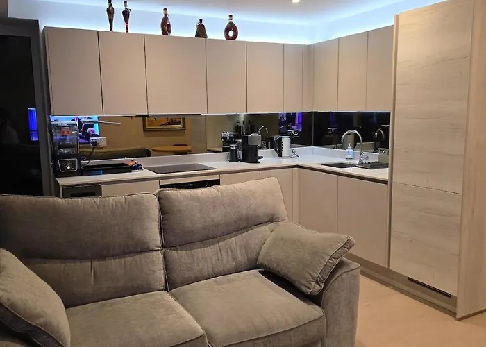 Enjoy The Elegance Of Staying In The Art Deco Home London