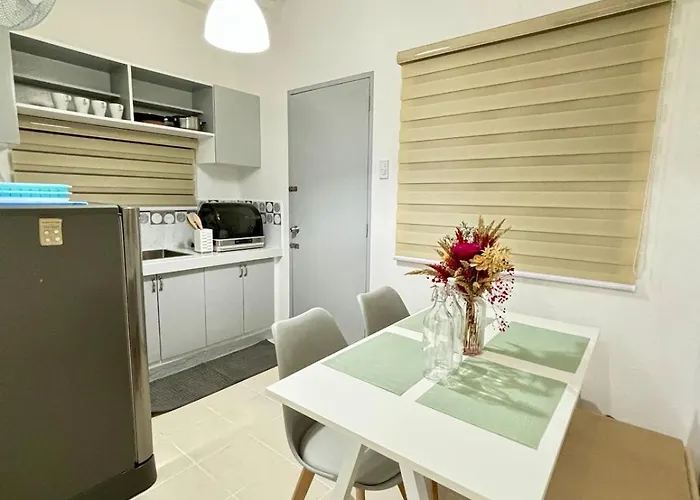 Minimalist Apartment With Parking Angeles