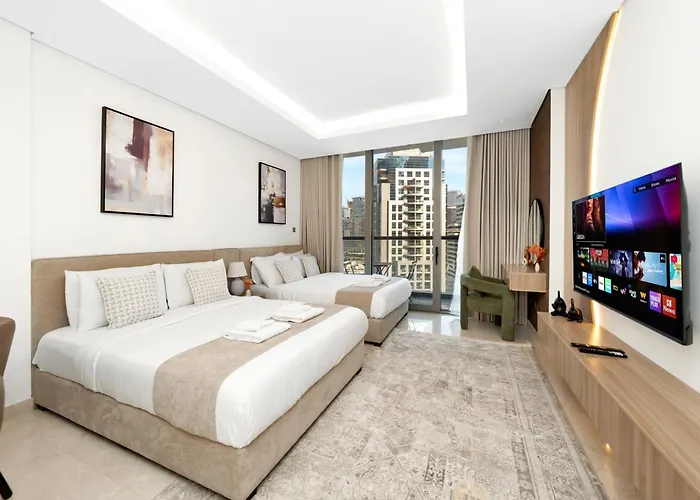 Large Modern Studio In Sterling Downtown I Dubai Mall I Sleeps 4 I Amazing Balcony