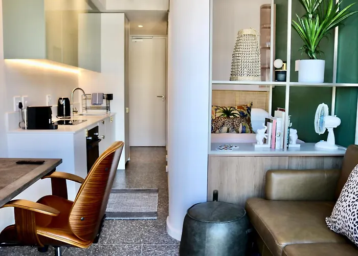 Sea Point Studio Pool & Mountain Views Cape Town