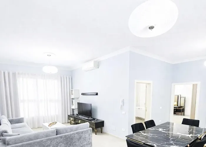 Mibis Home Private Balcony Fast Wifi Tirana