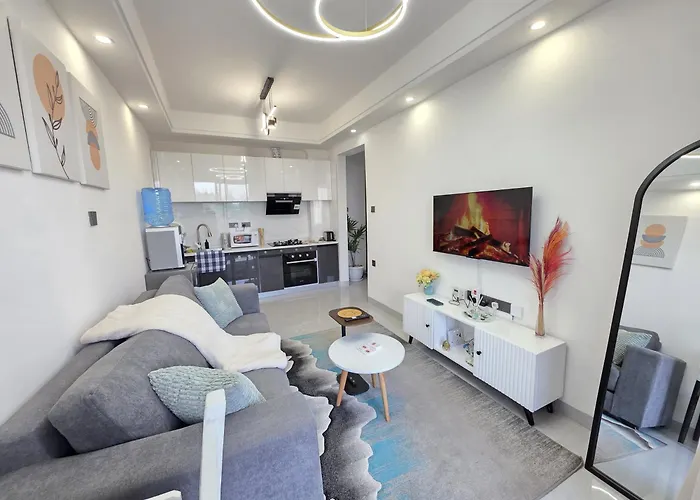 Serene Hideaway, 1 Br- Balcony, Heated Pool, Gym & Walk To Yaya Nairobi