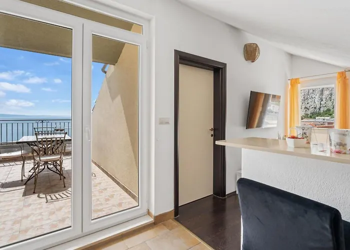 Apartment Ferienappartement Mit Zwei Meerblick-Balkonen By Interhome Omis