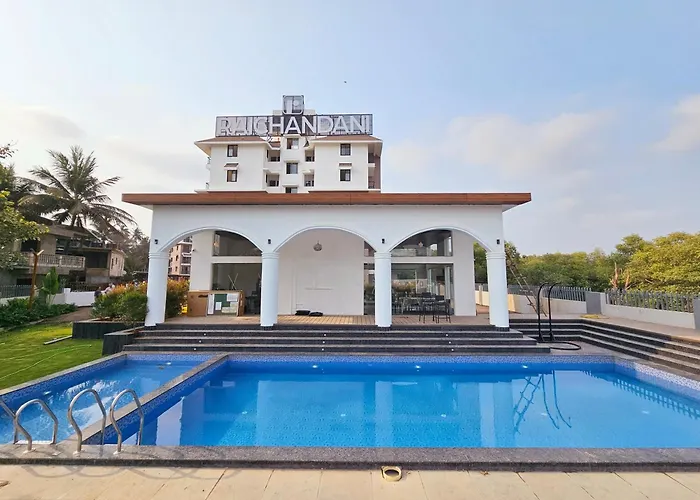 Peaceful Family 2Bhk Retreat - Mangrove View, Pool, Walk To Candolim Beach