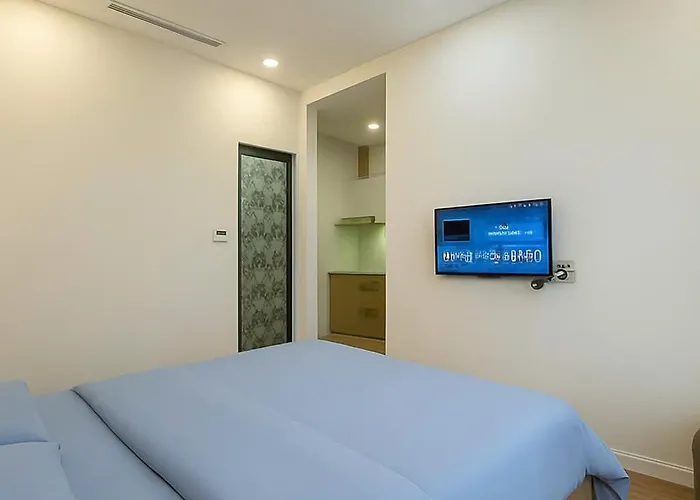 Kindnest Cosy & Luxury Apartment, 5 Minutes To Tan Son Nhat Airport, Central Location Ho Chi Minh City
