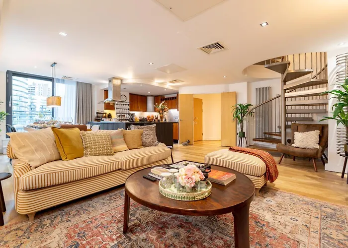 Wild Roses Serviced Apartments - Canary Wharf Penthouse London