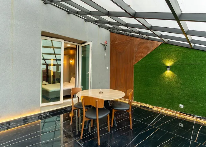 Gold Crest Lavish Serviced Apartments Dha Phase 4 Lahore