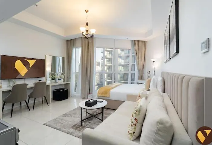 Vogue Vacation Homes, Business Bay Court Tower Close To Downtown Burj Khalifa And Dubai Mall, Studio Apartment With City View