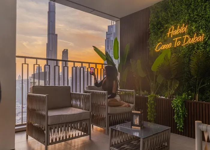4-Br Luxury Retreat With Iconic Burj Khalifa View Apartment Dubai